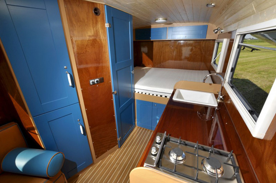 outdoors，Outing，multi-function，comfortable，dining car，