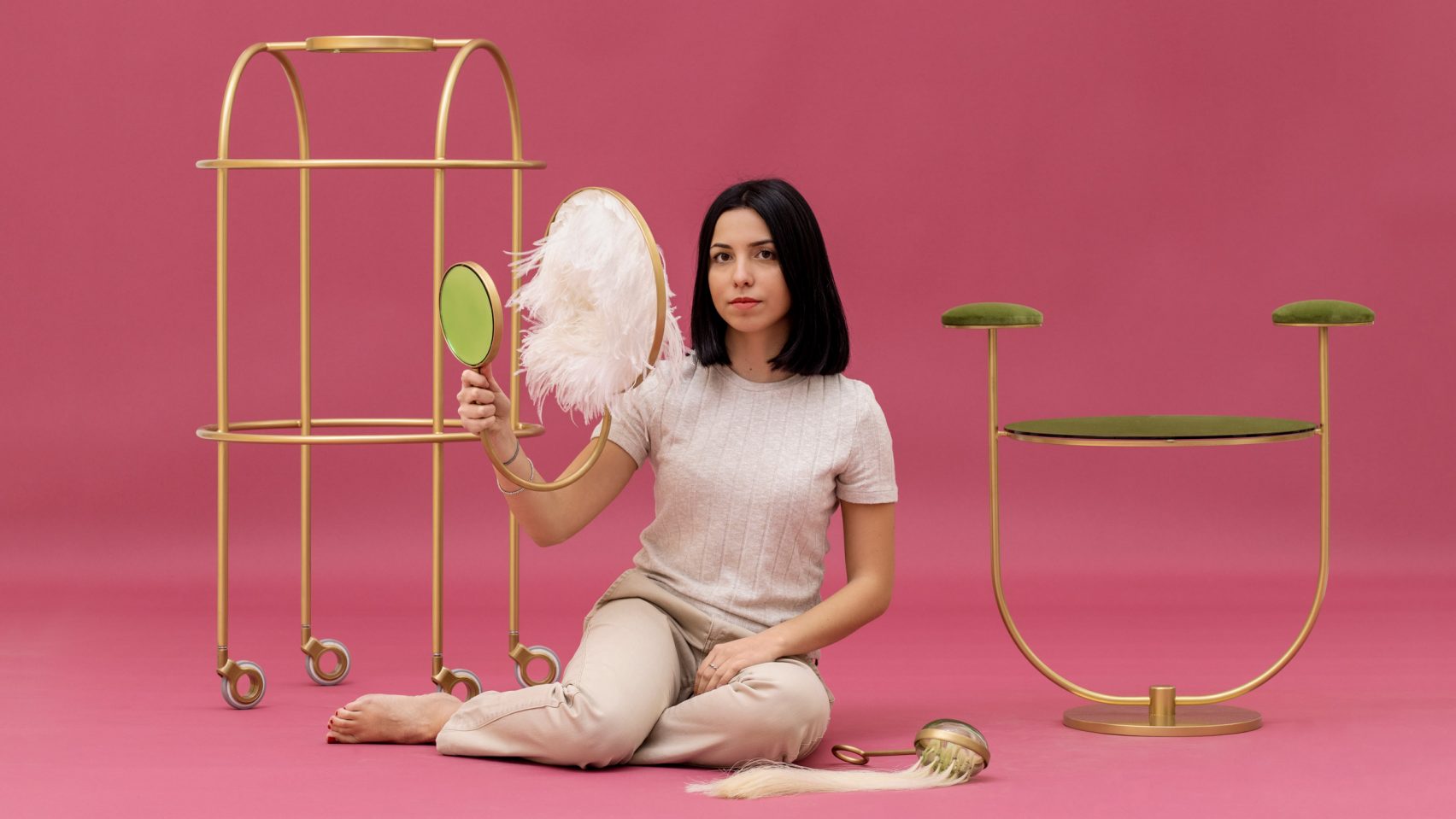 Elderly partner，Philadelphia，Walking frame，Coffee table，Body brush，mirror，Caress，aged，