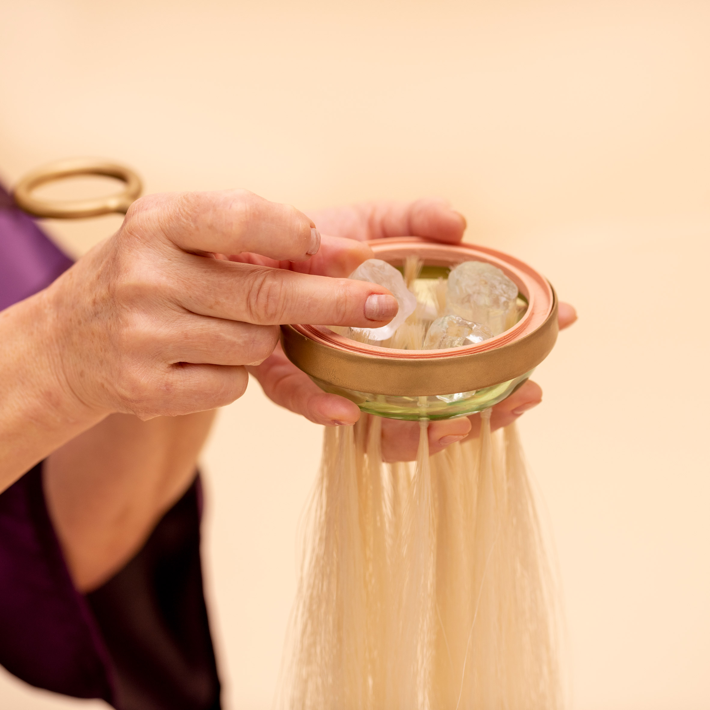 Elderly partner，Philadelphia，Walking frame，Coffee table，Body brush，mirror，Caress，aged，