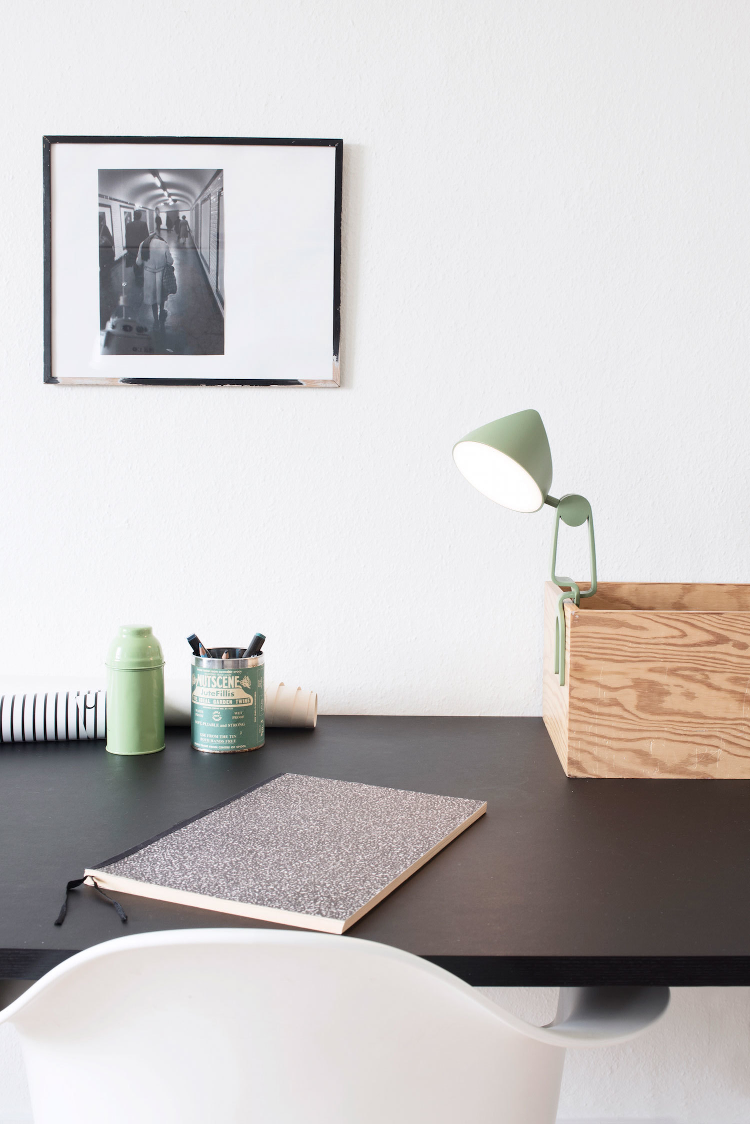 Desk lamp，Metal，Office Supplies，convenient，articles for daily use，