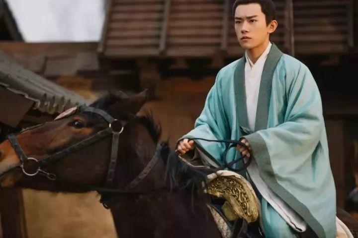 the tang dynasty，Eight grade official，Han Dynasty round neck Robe，Song Hui，Xu Hezi，