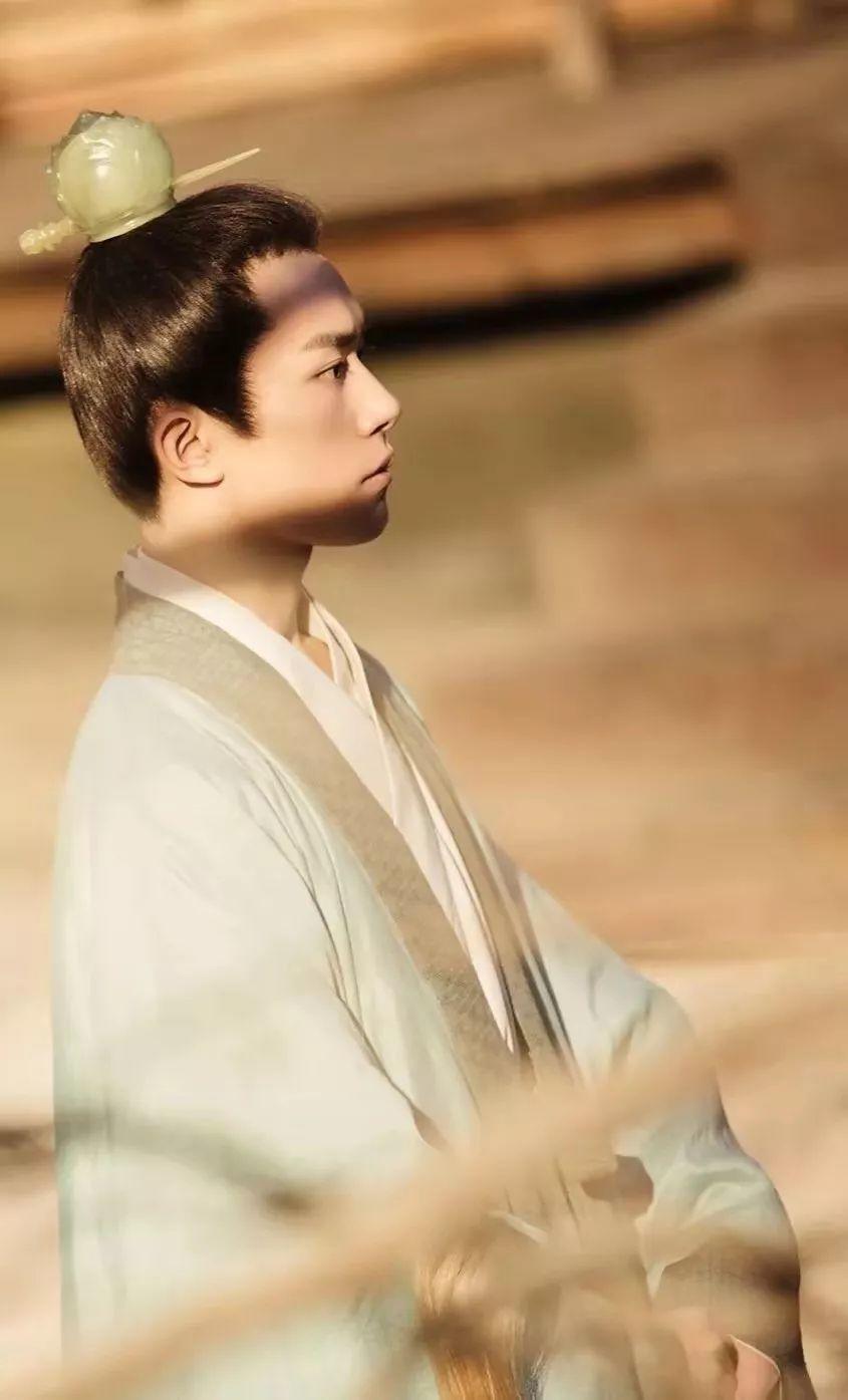 the tang dynasty，Eight grade official，Han Dynasty round neck Robe，Song Hui，Xu Hezi，