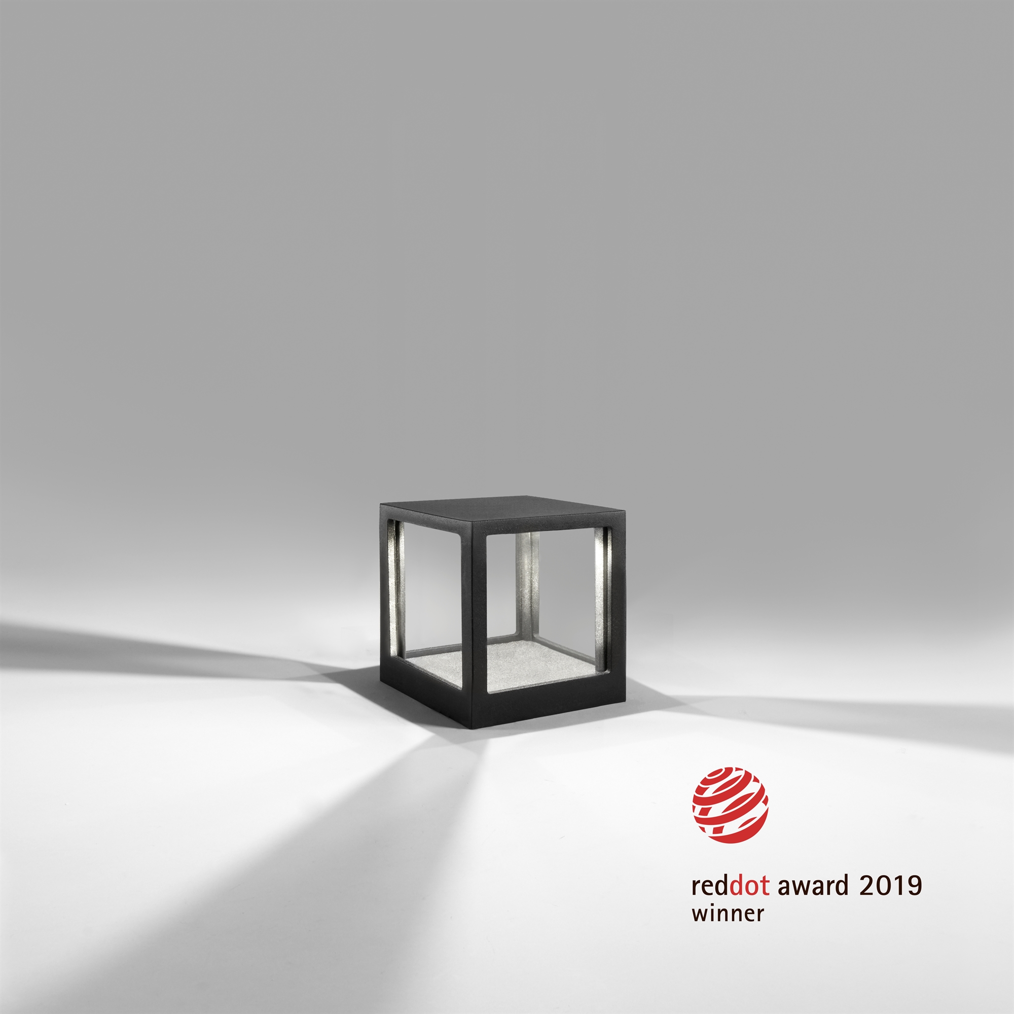 2019 red dot product design award，lamp，Outdoor lighting，The design of the L，LANTERN Collection，