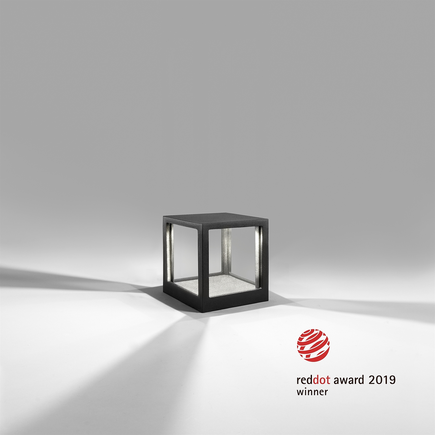 2019 red dot product design award，lamp，Outdoor lighting，The design of the L，LANTERN Collection，