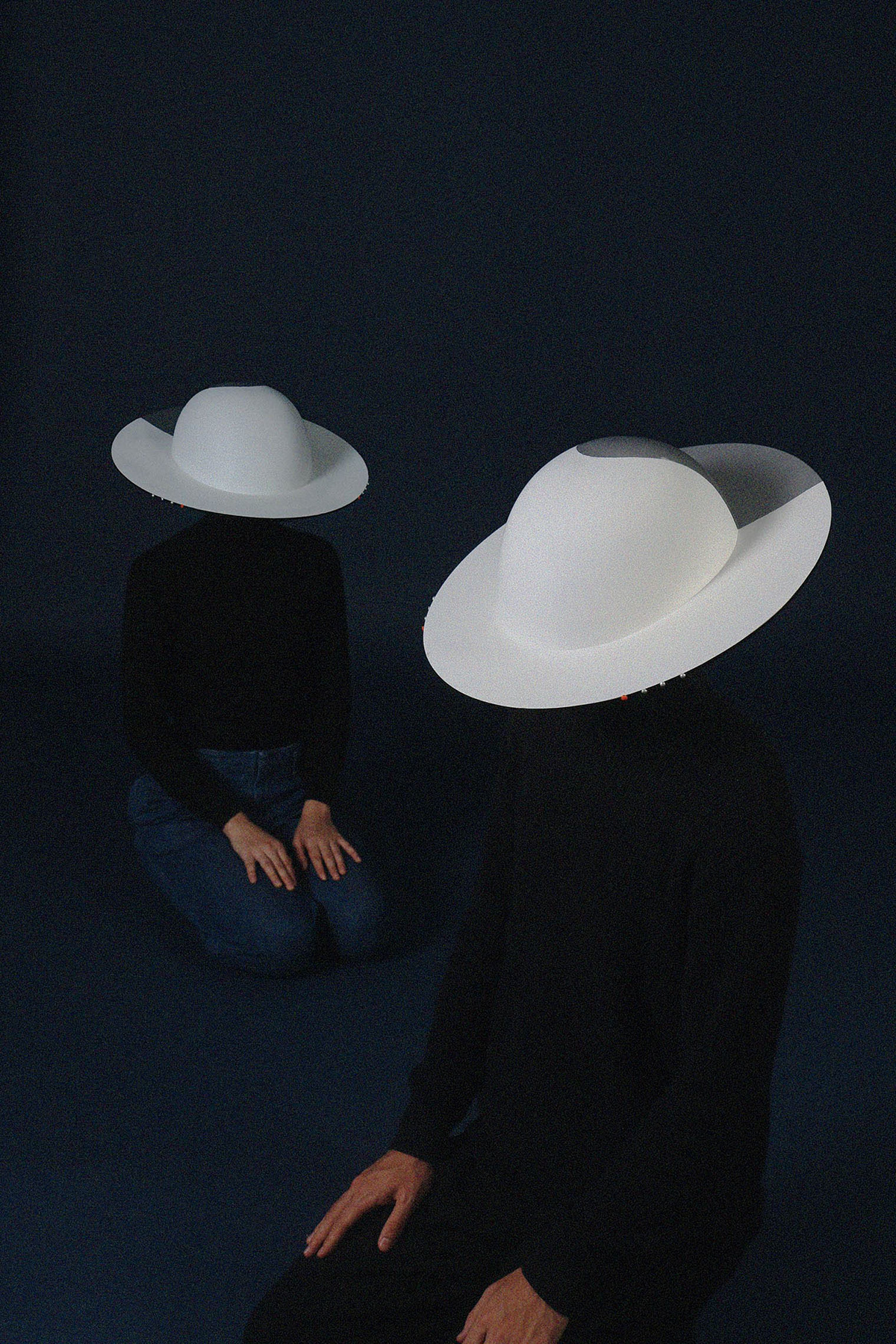 VR design，white，SPACE TRIPPER I，