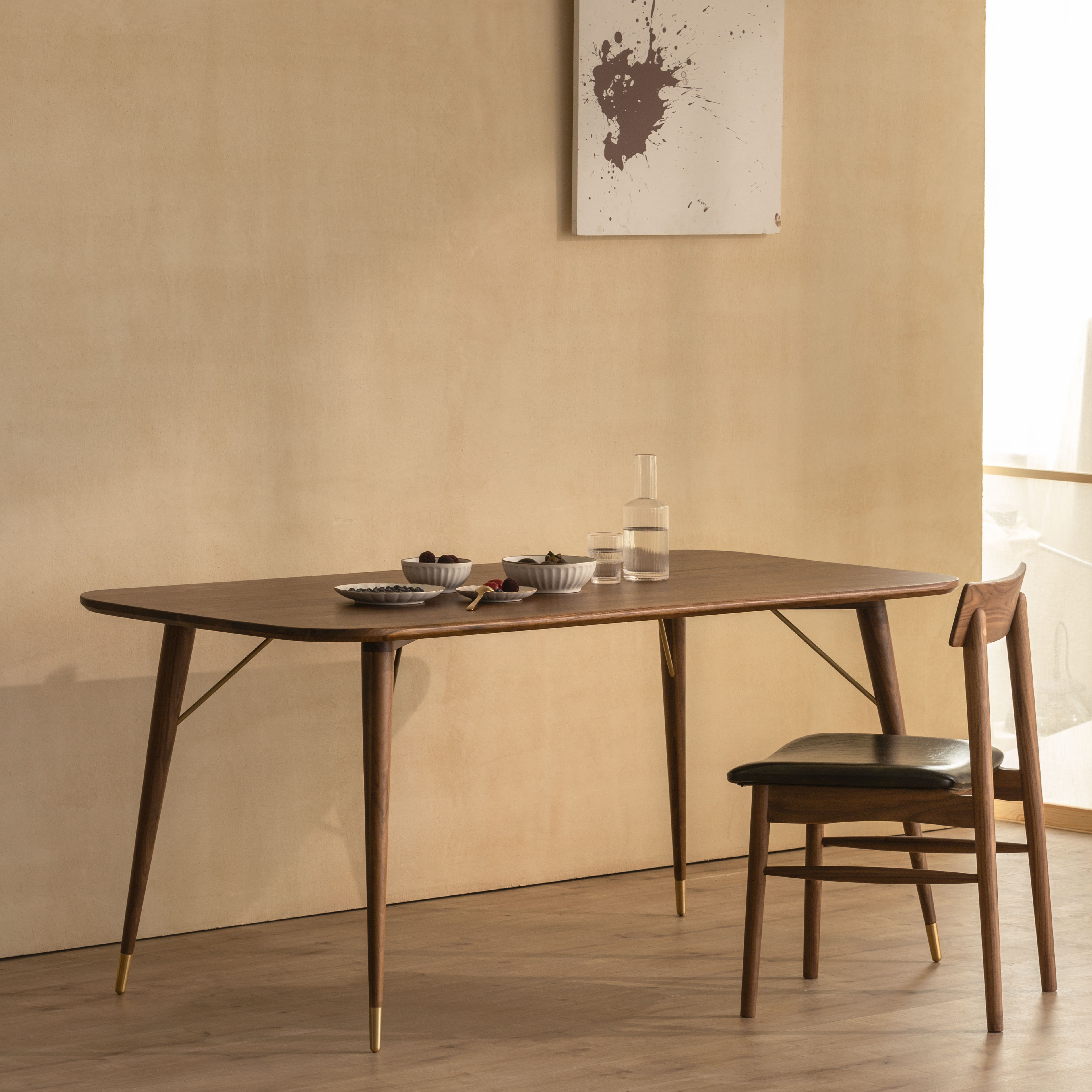 Independent furniture designer Ren Mengying，