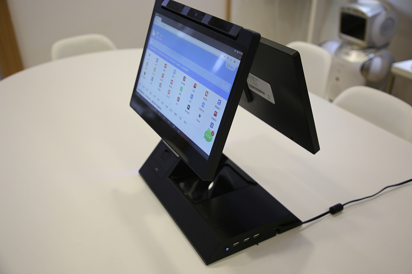 Intelligent terminal device of face recognition technology，