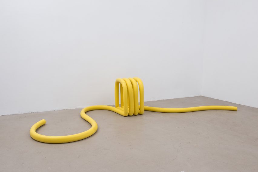 Metal，furniture，mono，