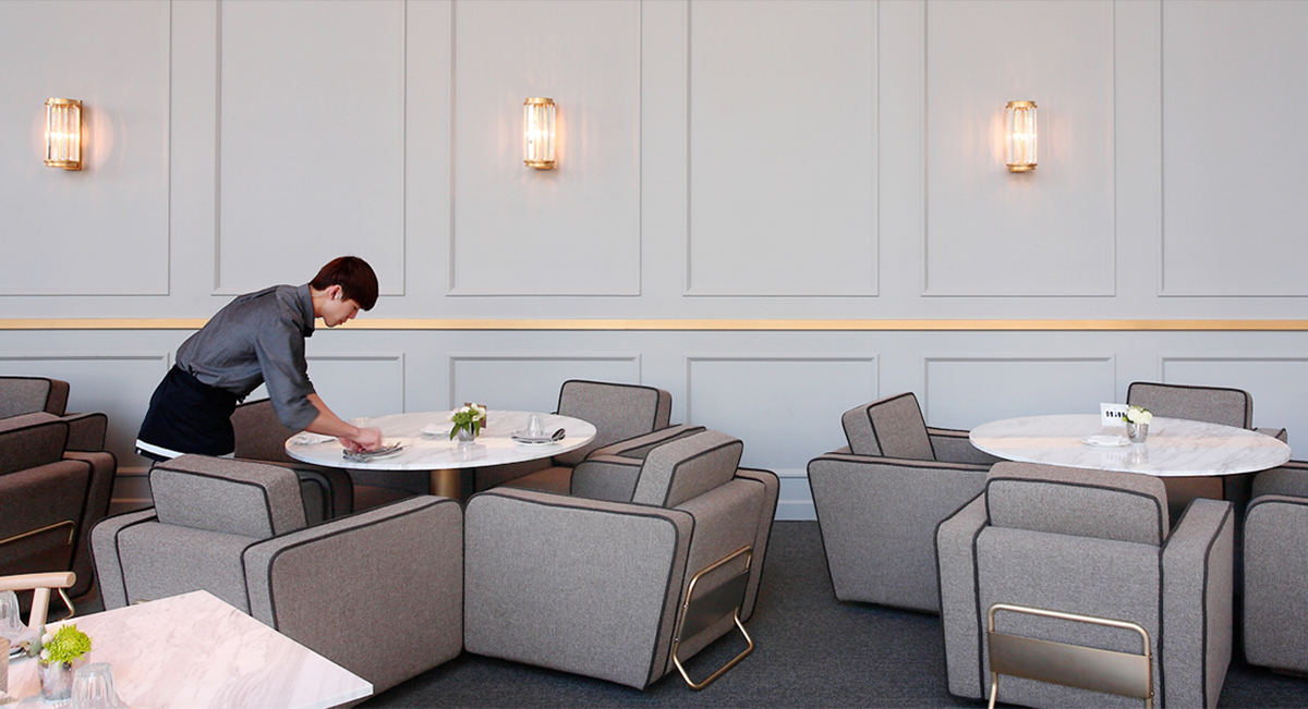 honorable，winner，sofa，