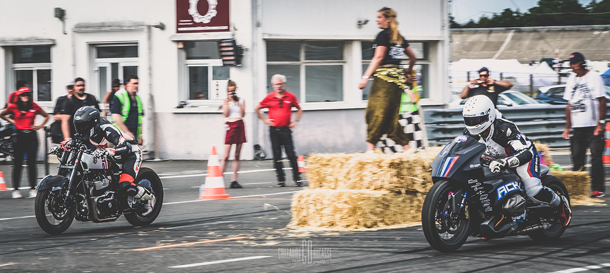 motorcycle，Synchronising folder，graphic design ，