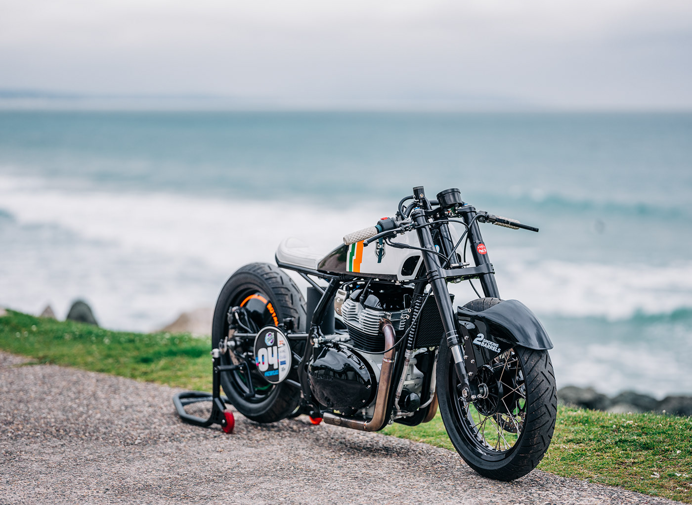 motorcycle，Synchronising folder，graphic design ，