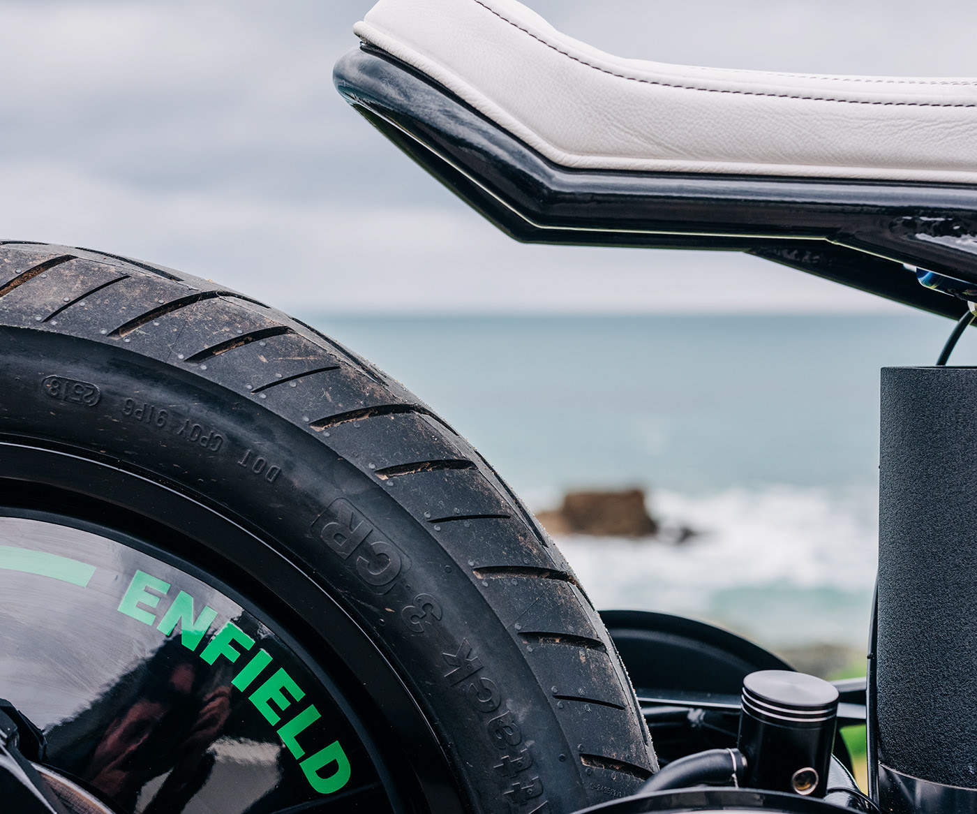 motorcycle，Synchronising folder，graphic design ，