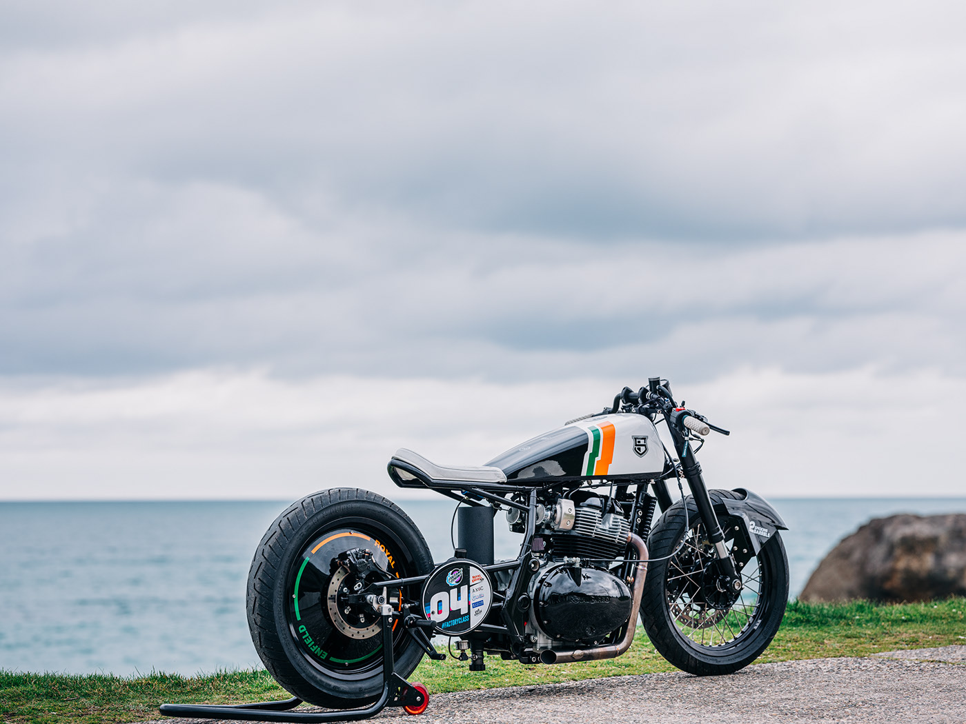 motorcycle，Synchronising folder，graphic design ，