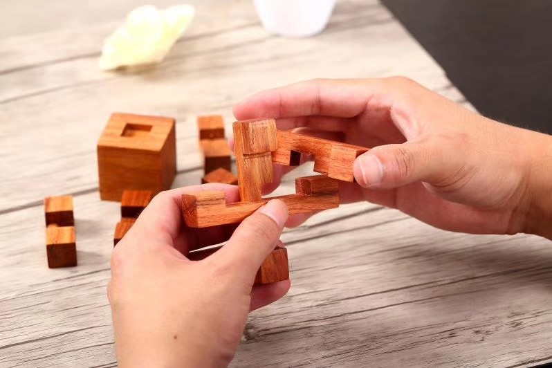 匠艺菠萝鲁班锁