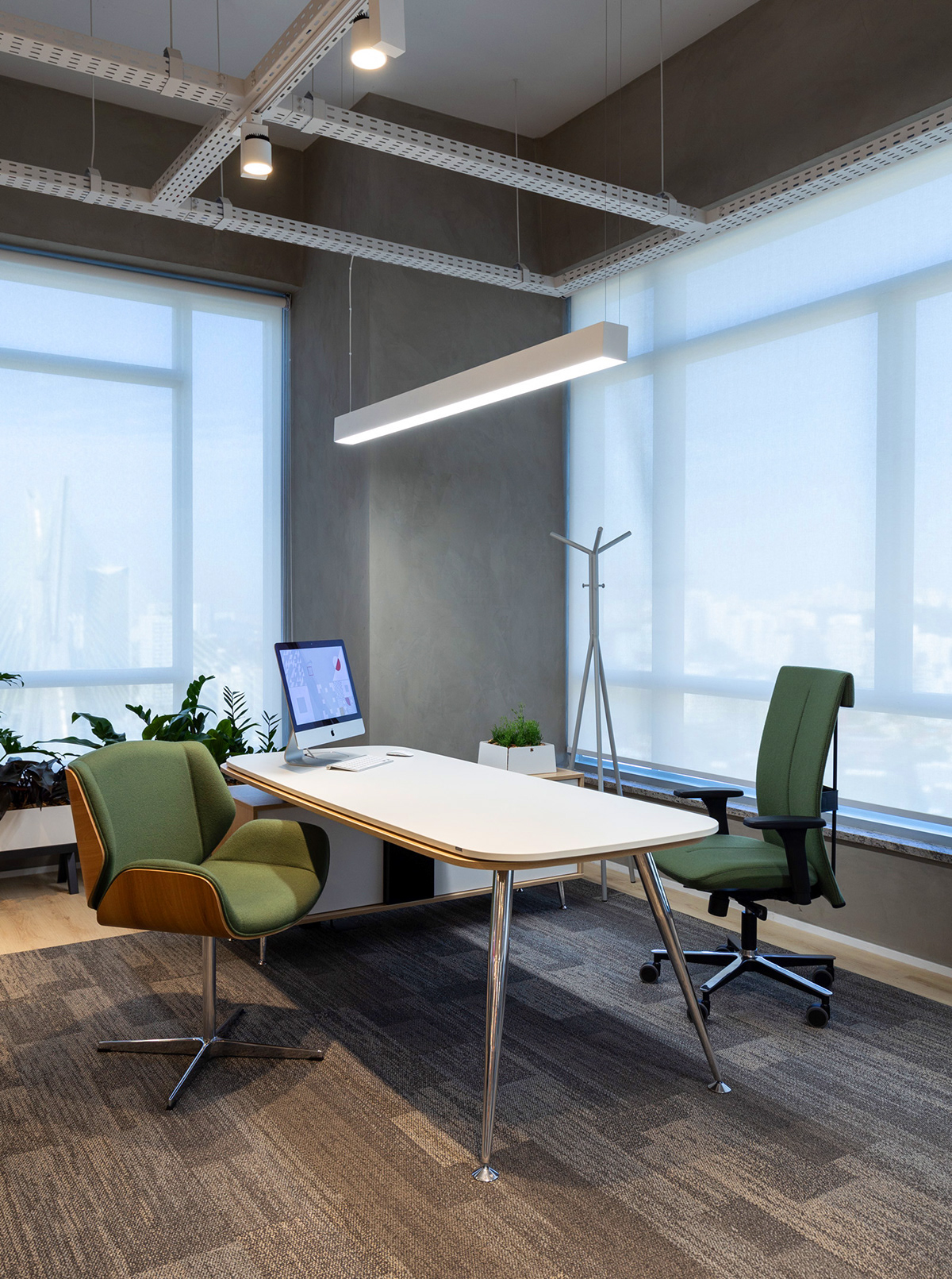 woodiness，office，Extremely simple wind，chair，Table，
