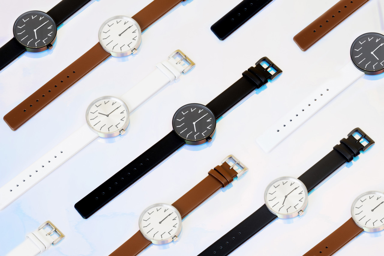 Wristwatch，industrial design，Time Trio，Wall clock，Wrist watch，