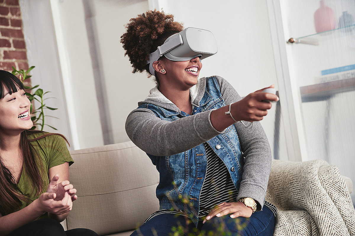 white，VR glasses，oculus GO，