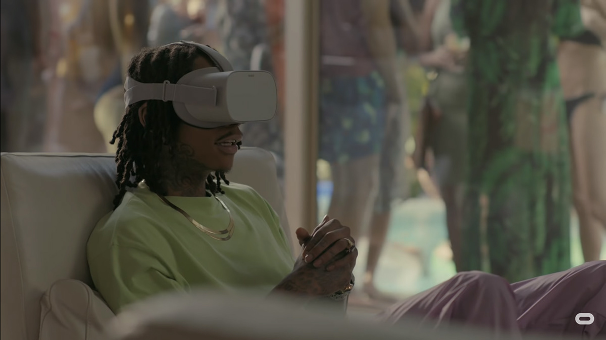 white，VR glasses，oculus GO，