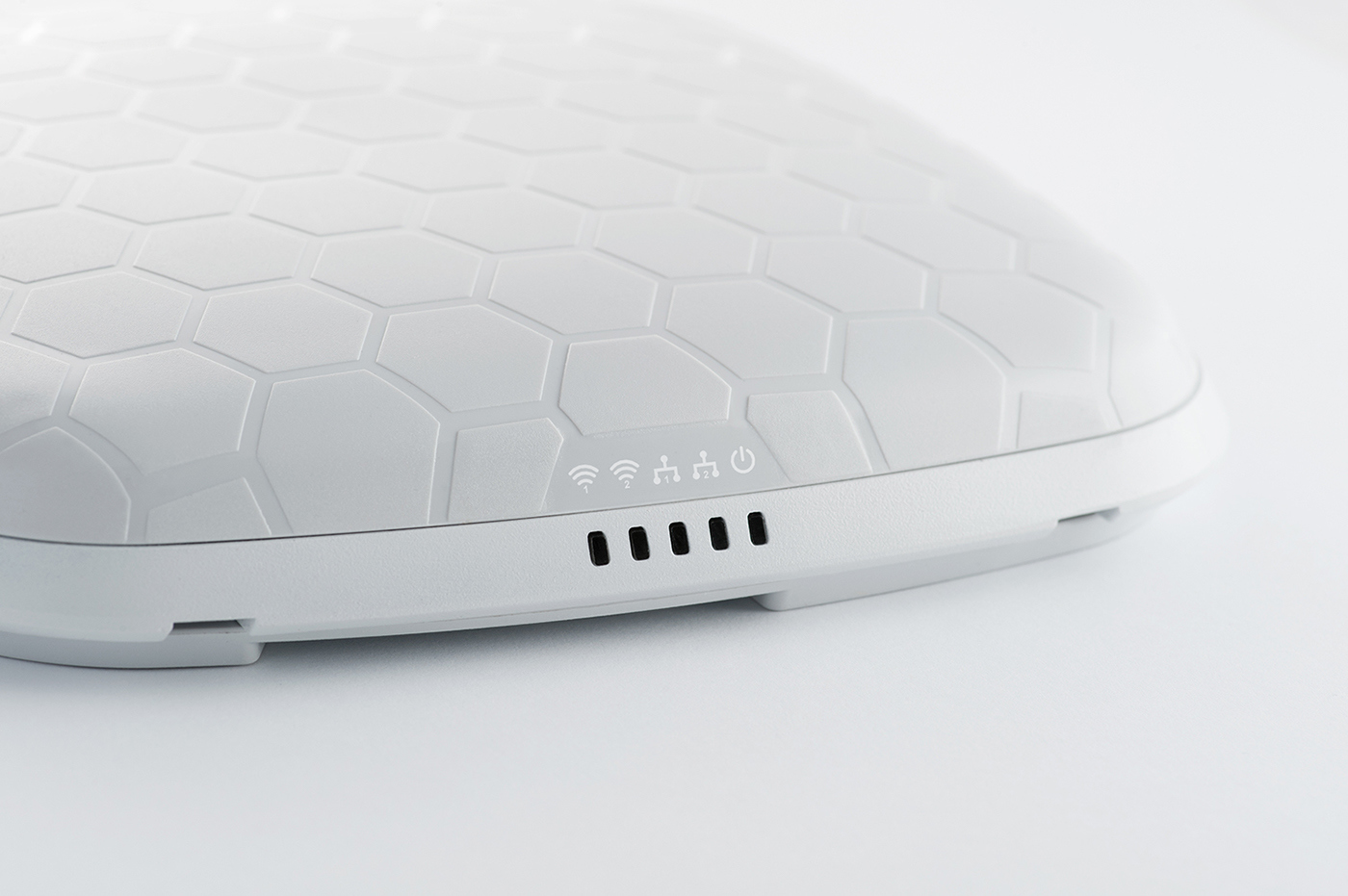 Cast aluminum，Plastic parts，Fillet tilt，Reduce shadows，Simple and elegant，