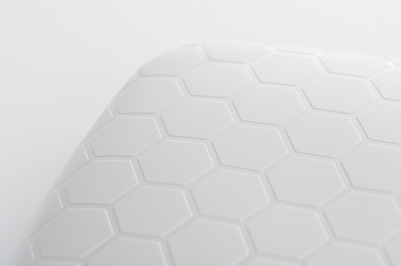 Cast aluminum，Plastic parts，Fillet tilt，Reduce shadows，Simple and elegant，