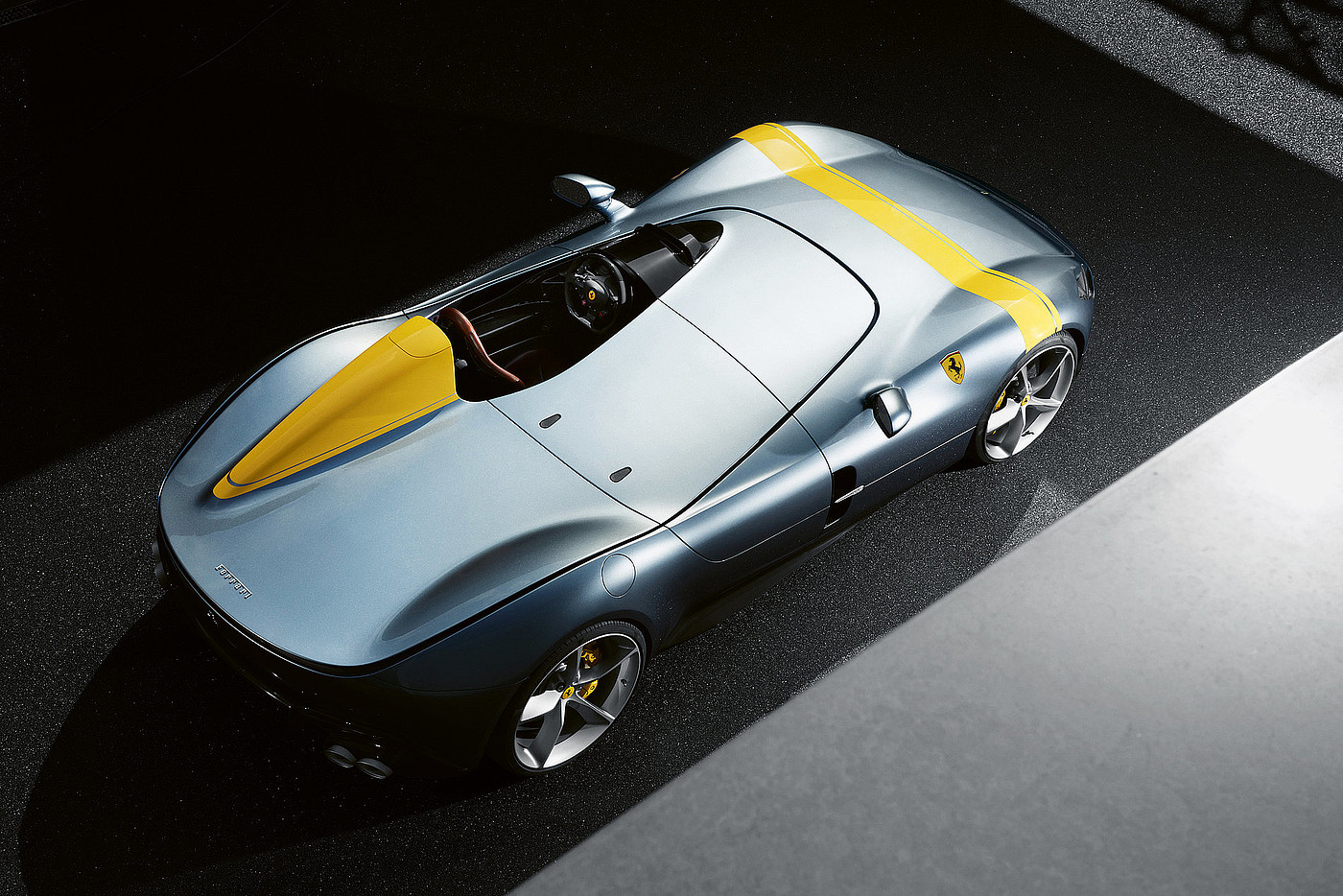 2019 red dot product design award，Ferrari Monza SP1，Sports car，Red dot best design award，best of best ，