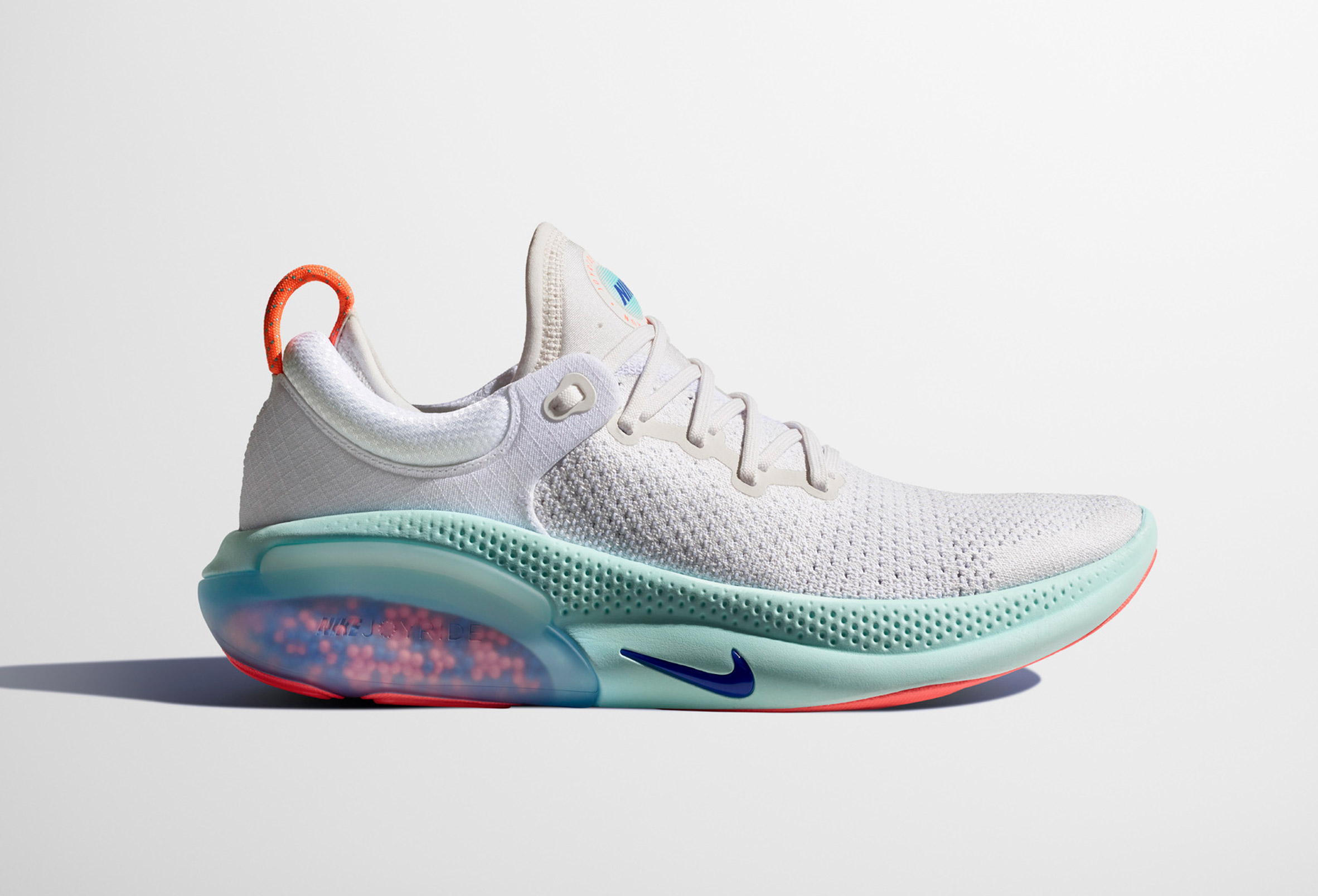 white，sneakers，nike，