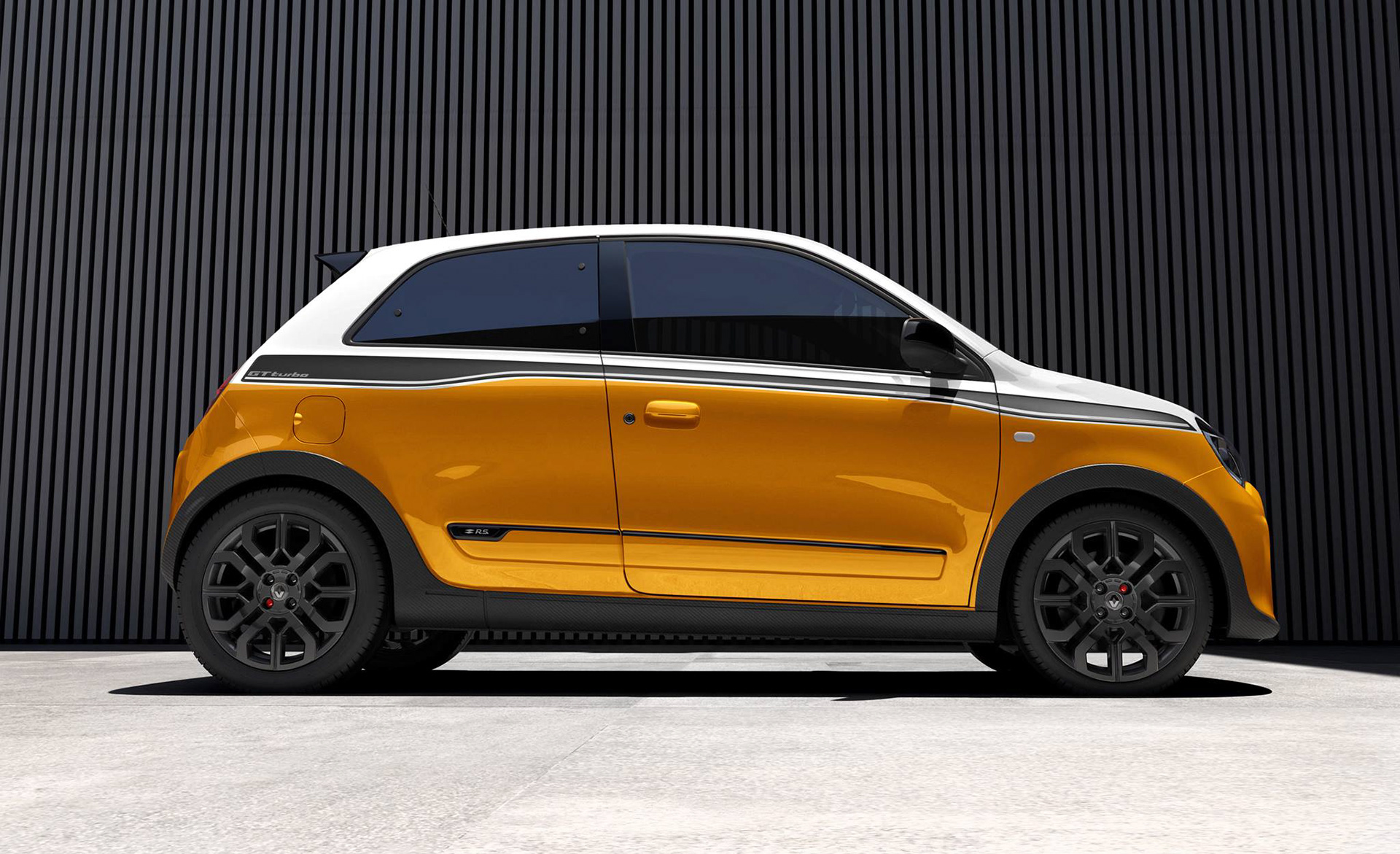 RENAULT TWINGO RS，Automobile design，yellow，