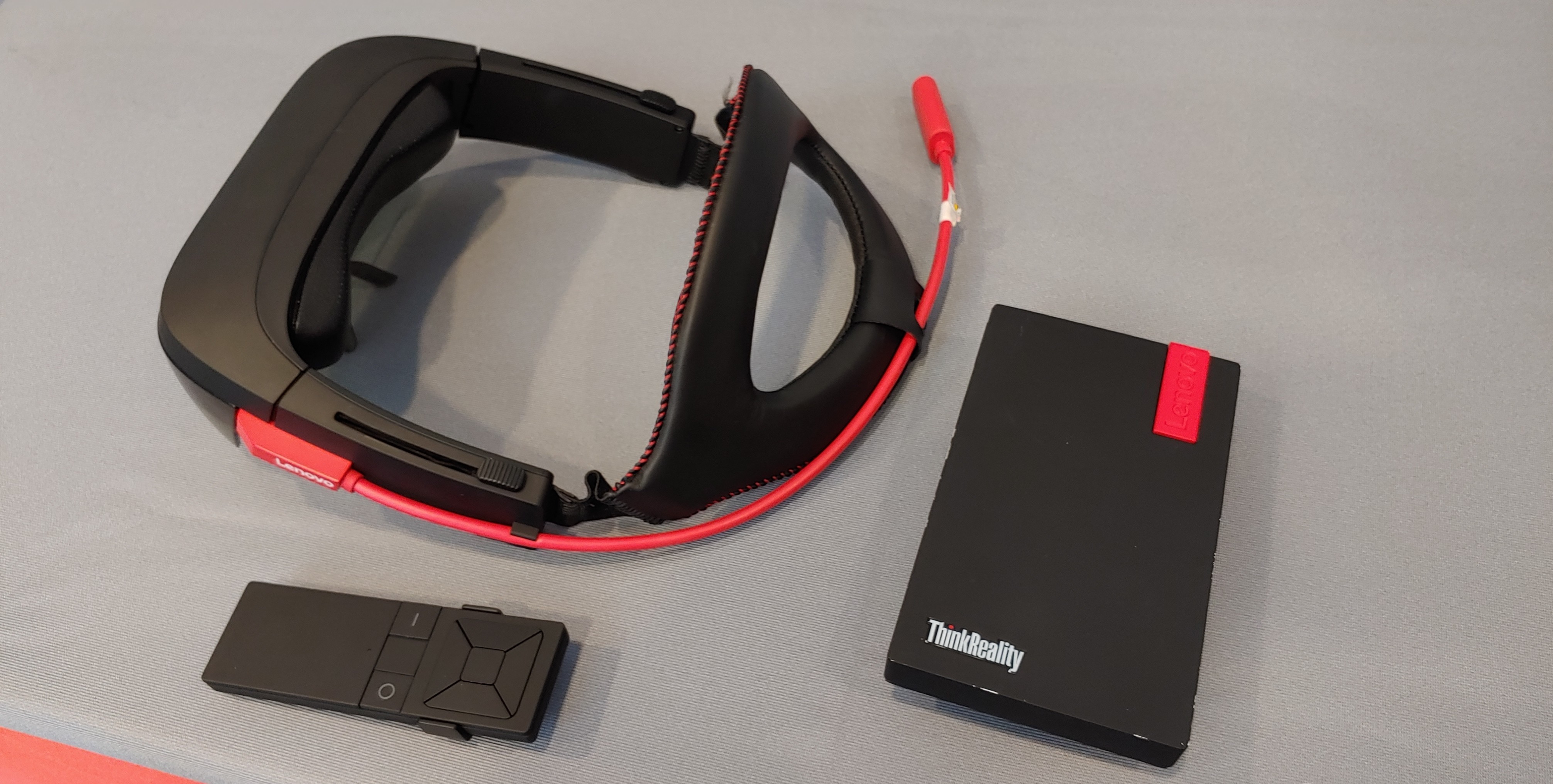 best of best ，Red dot best design award，lenovo，association，Digital，2019 red dot product design award，