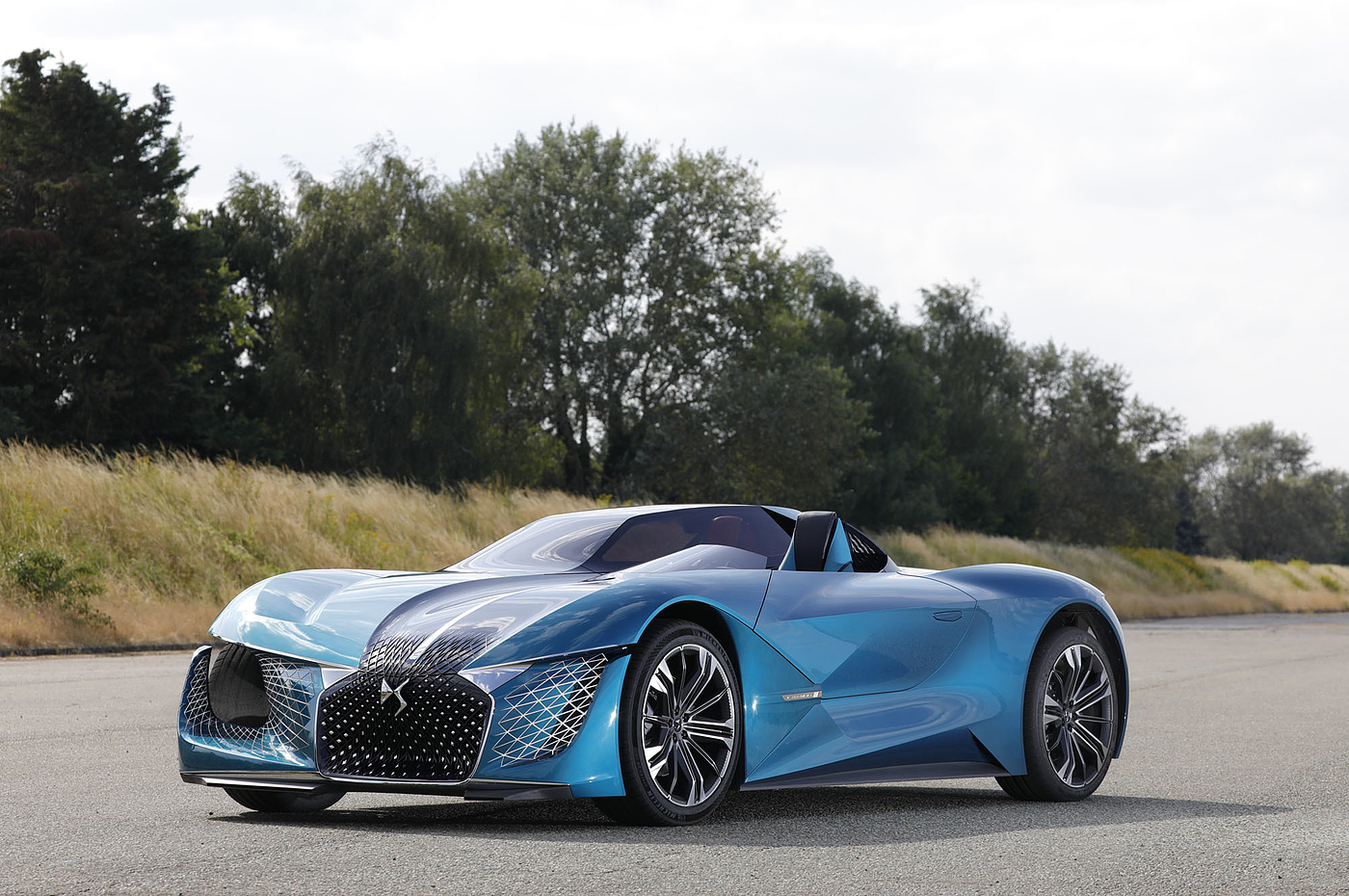 vehicle，conceptual design，Super run，industrial design，science and technology，
