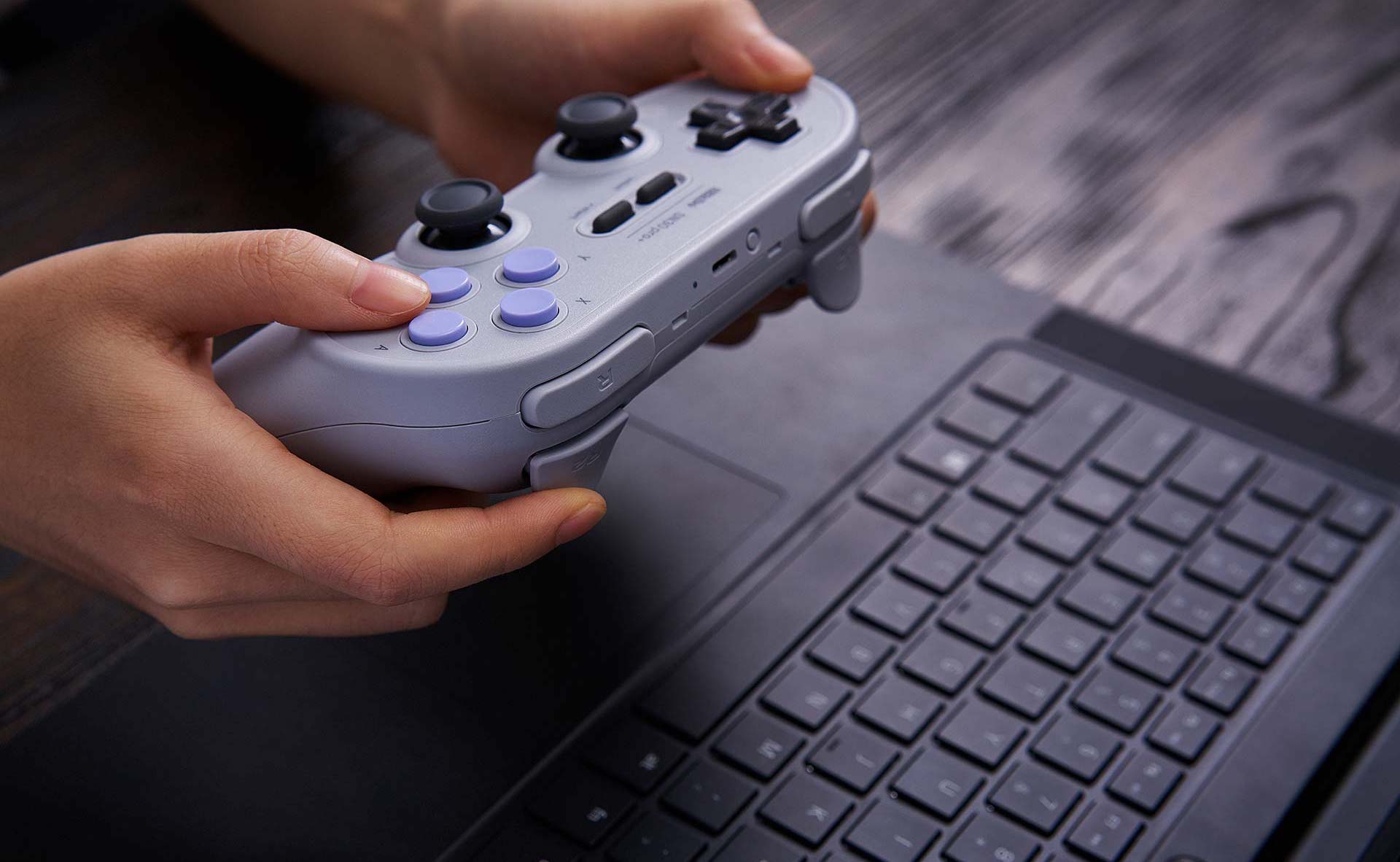 8Bitdo Sn30 Pro，Bluetooth game console，white，