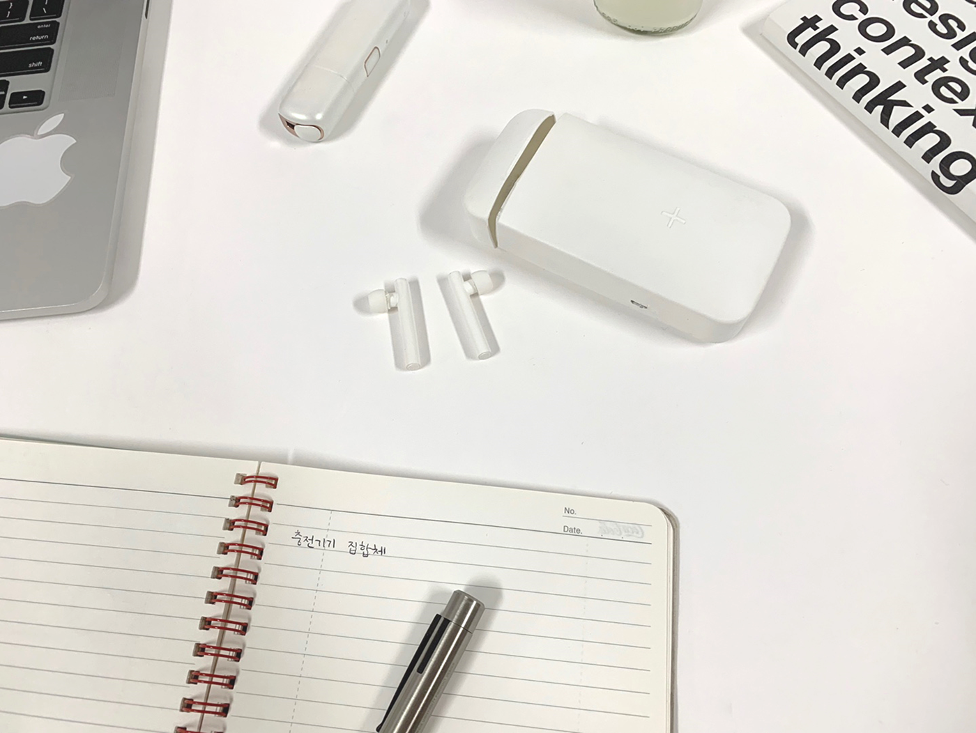 Electronic equipment，Charger，Portable charger，