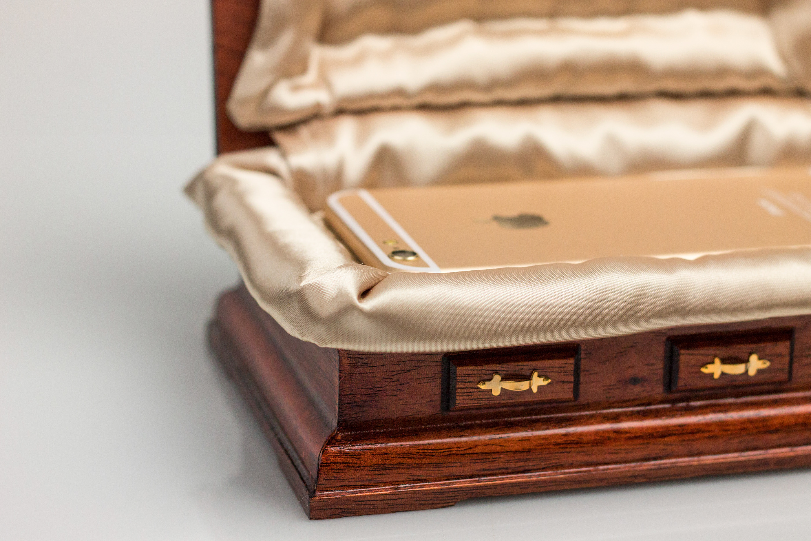 Rebox Caskets，Psychology，Glove box，