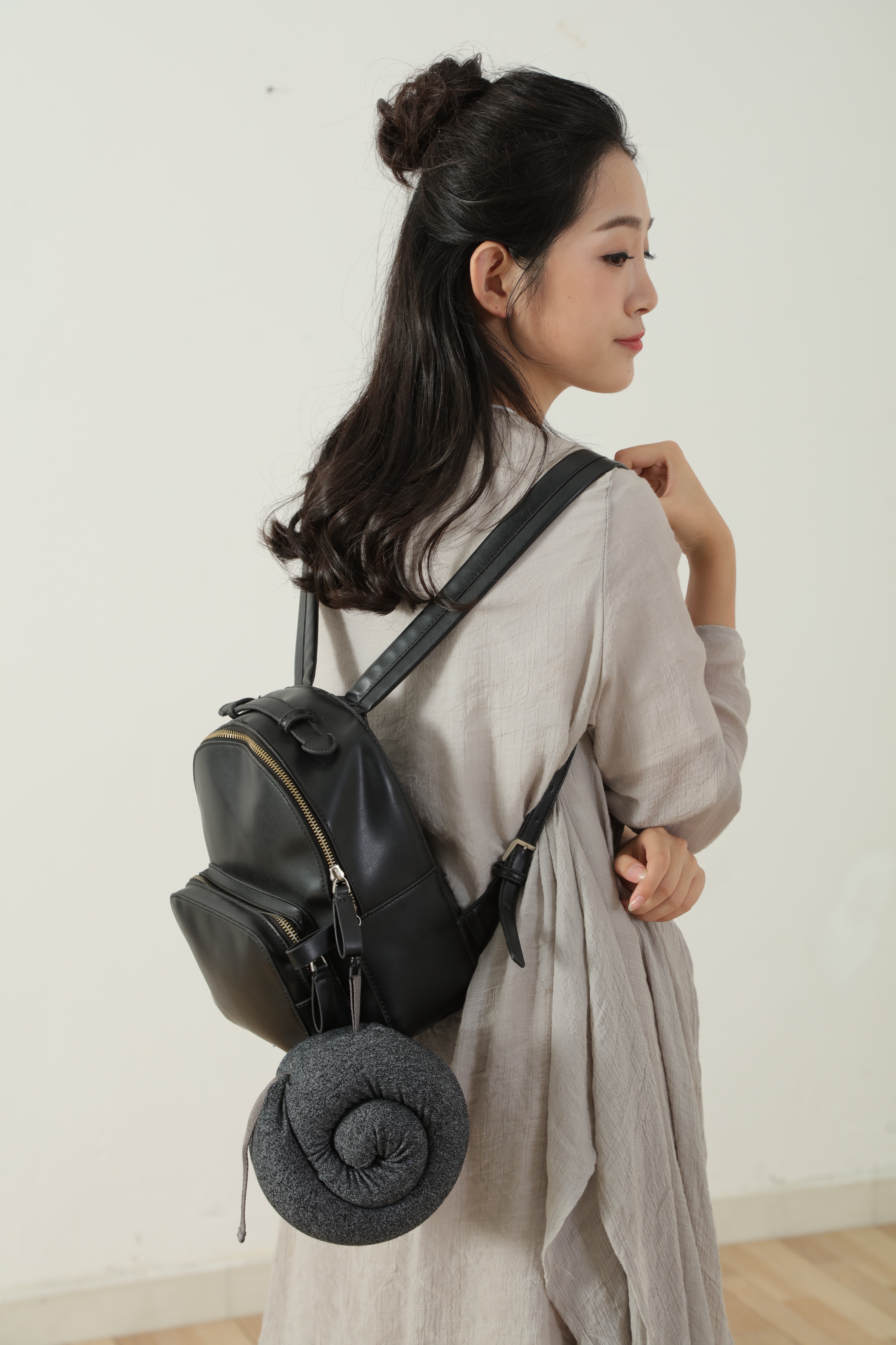 healthy，leisure time，outdoors，Home Furnishing，U-shaped pillow，pillow，