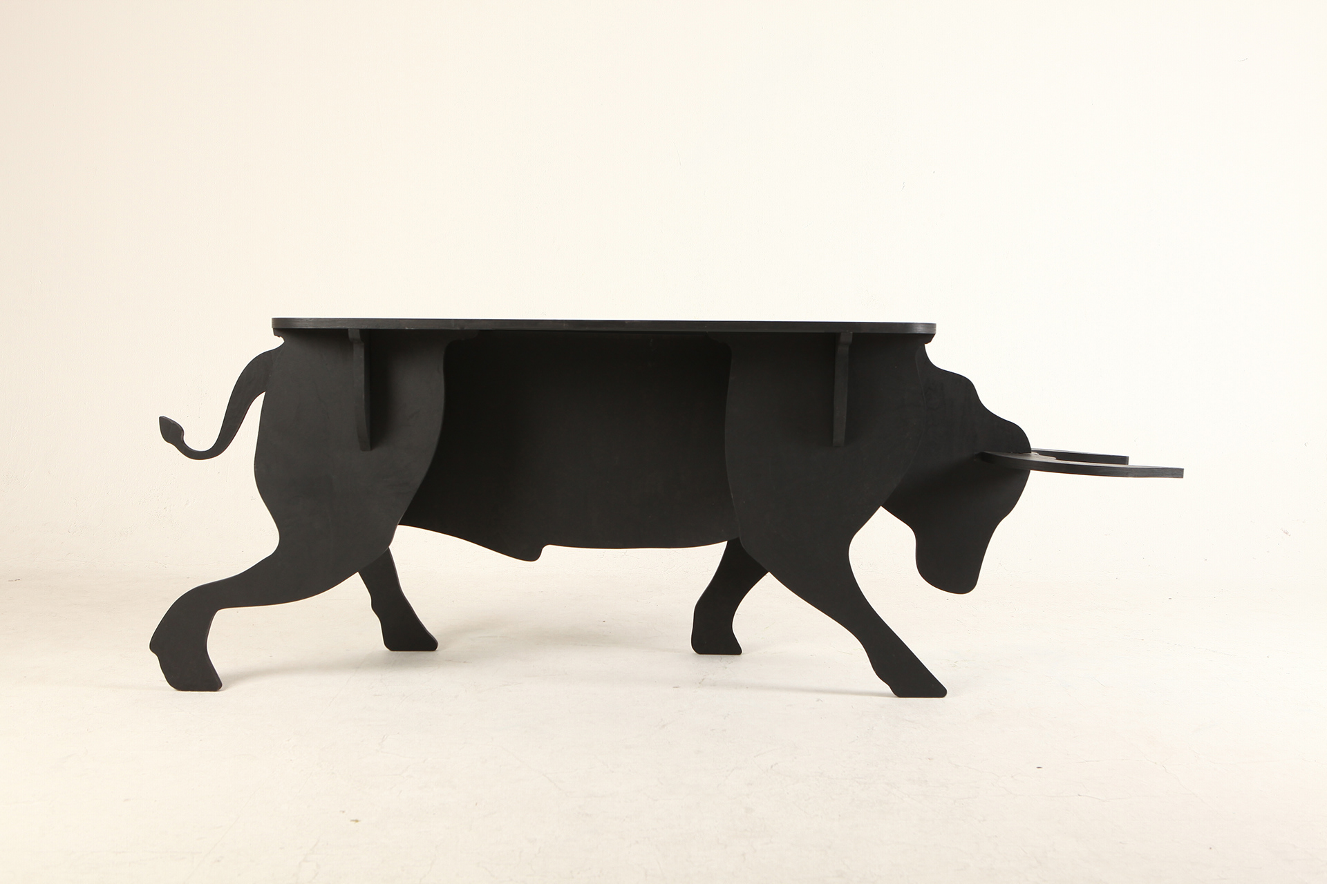 furniture design ，Interior design，industrial design，bull，birch，black，Indoor table，OX table，