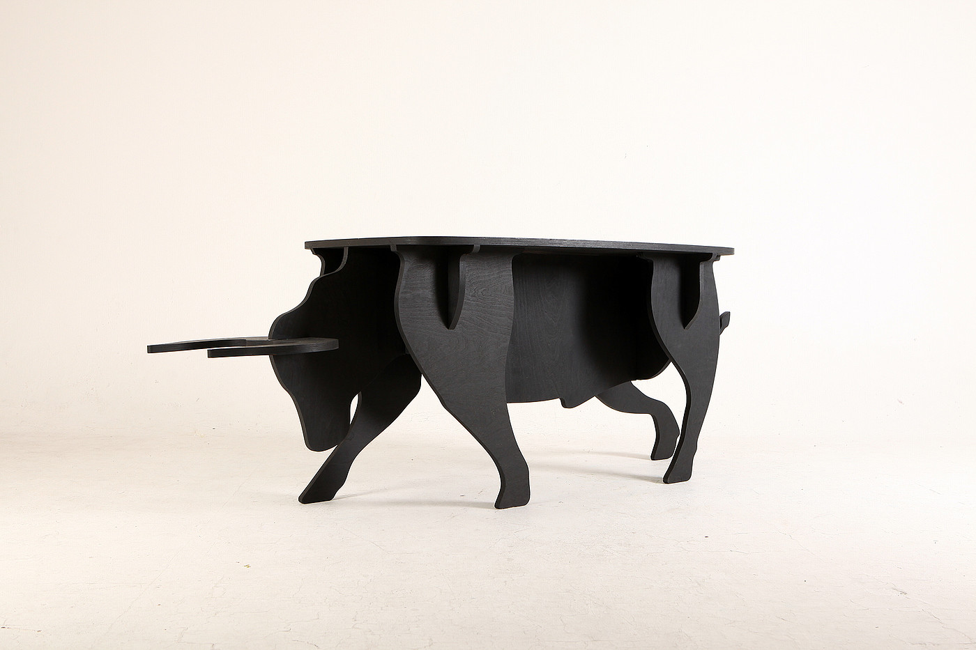 家具设计，室内设计，工业设计，公牛，桦木，黑色，室内桌子，OX table，
