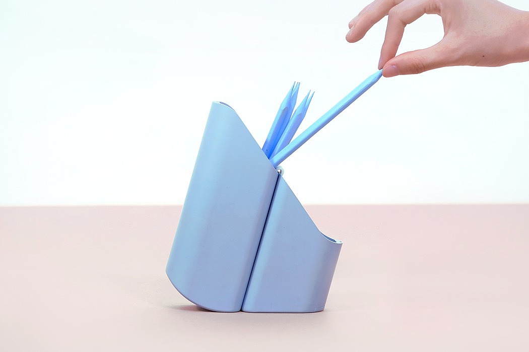 Pencil case，bloom，Design，to work in an office，