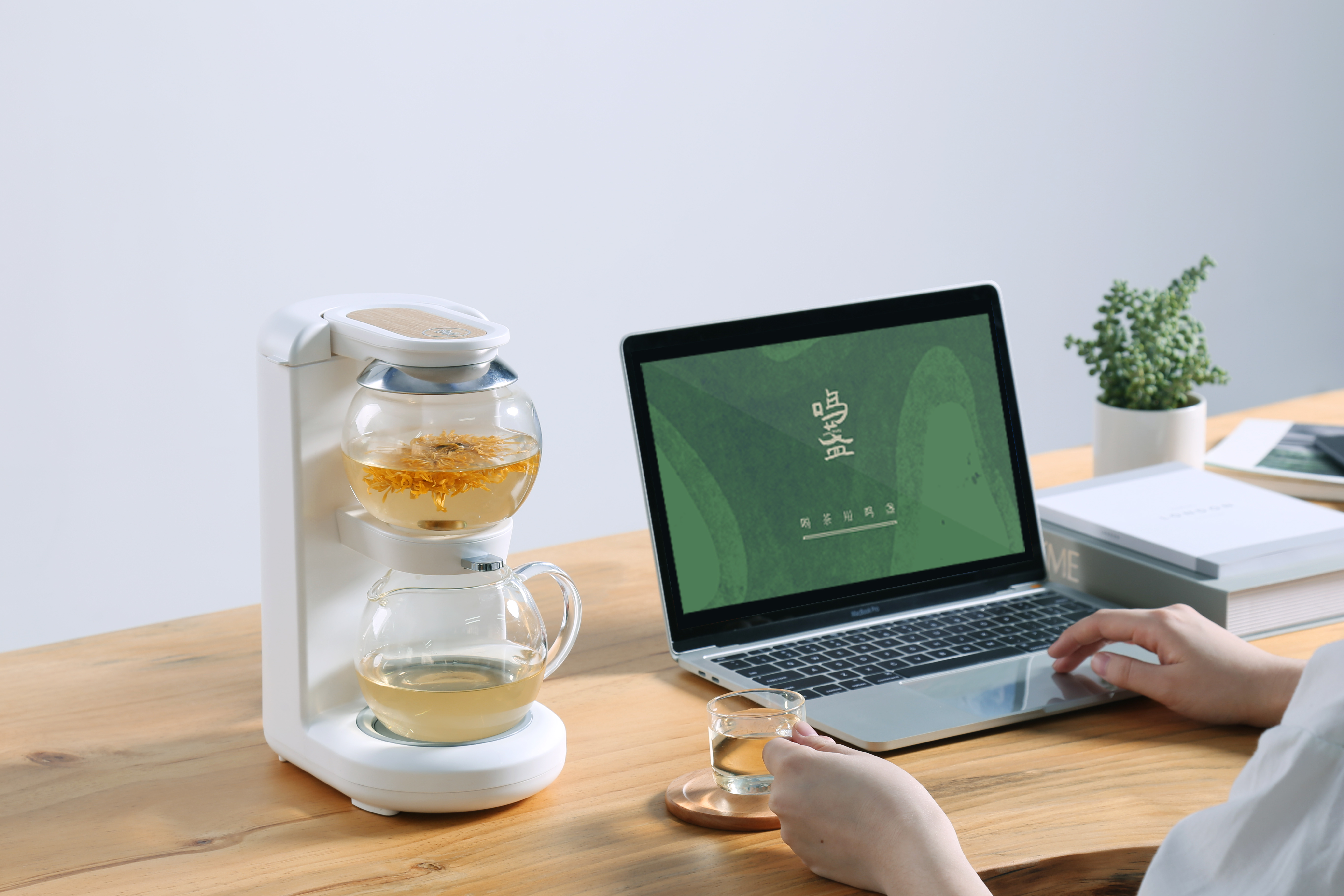Glass，2019 red dot product design award，Red dot award，reddot，hourglass，Tea drinking machine，Ming Zhan，hourglass，