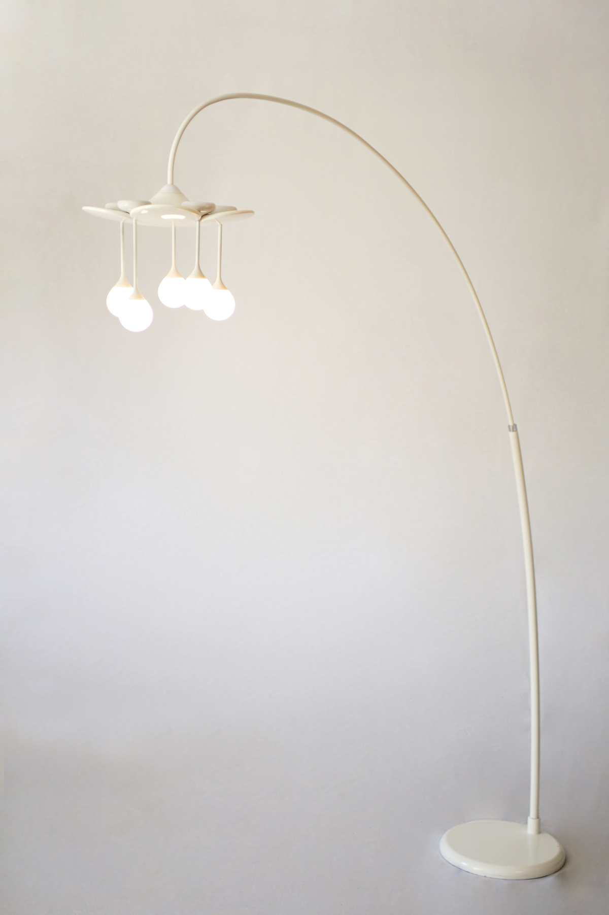 a chandelier，Home Furnishing，articles for daily use，originality，Flower shape，