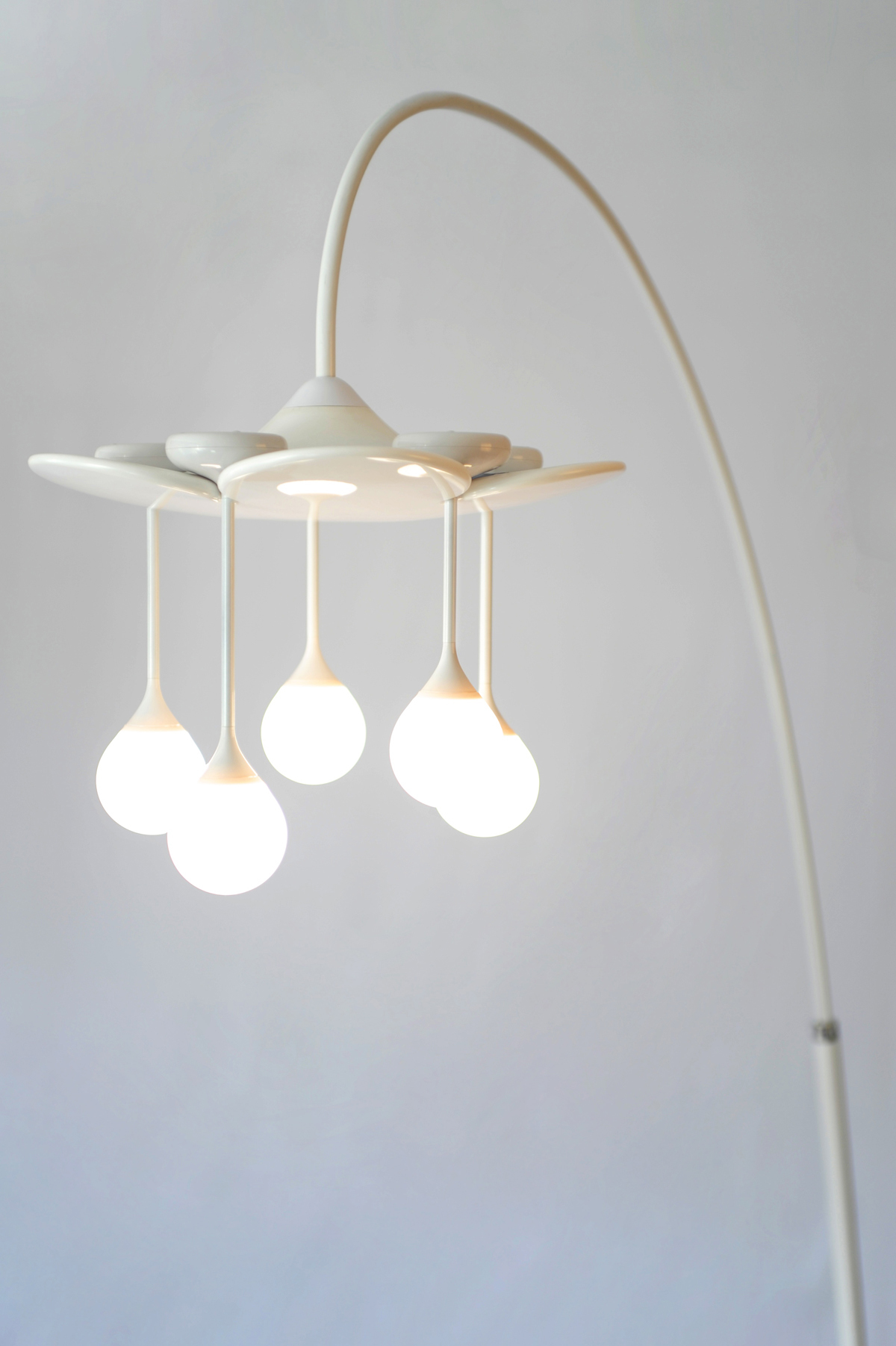 a chandelier，Home Furnishing，articles for daily use，originality，Flower shape，