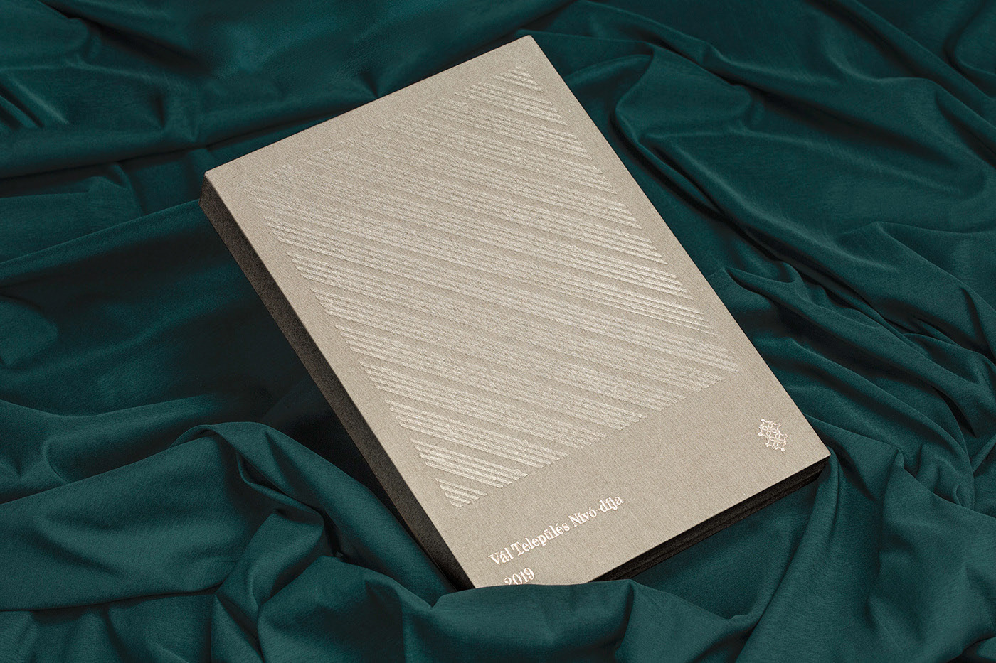 Vál Municipal，Necklace，Metal，