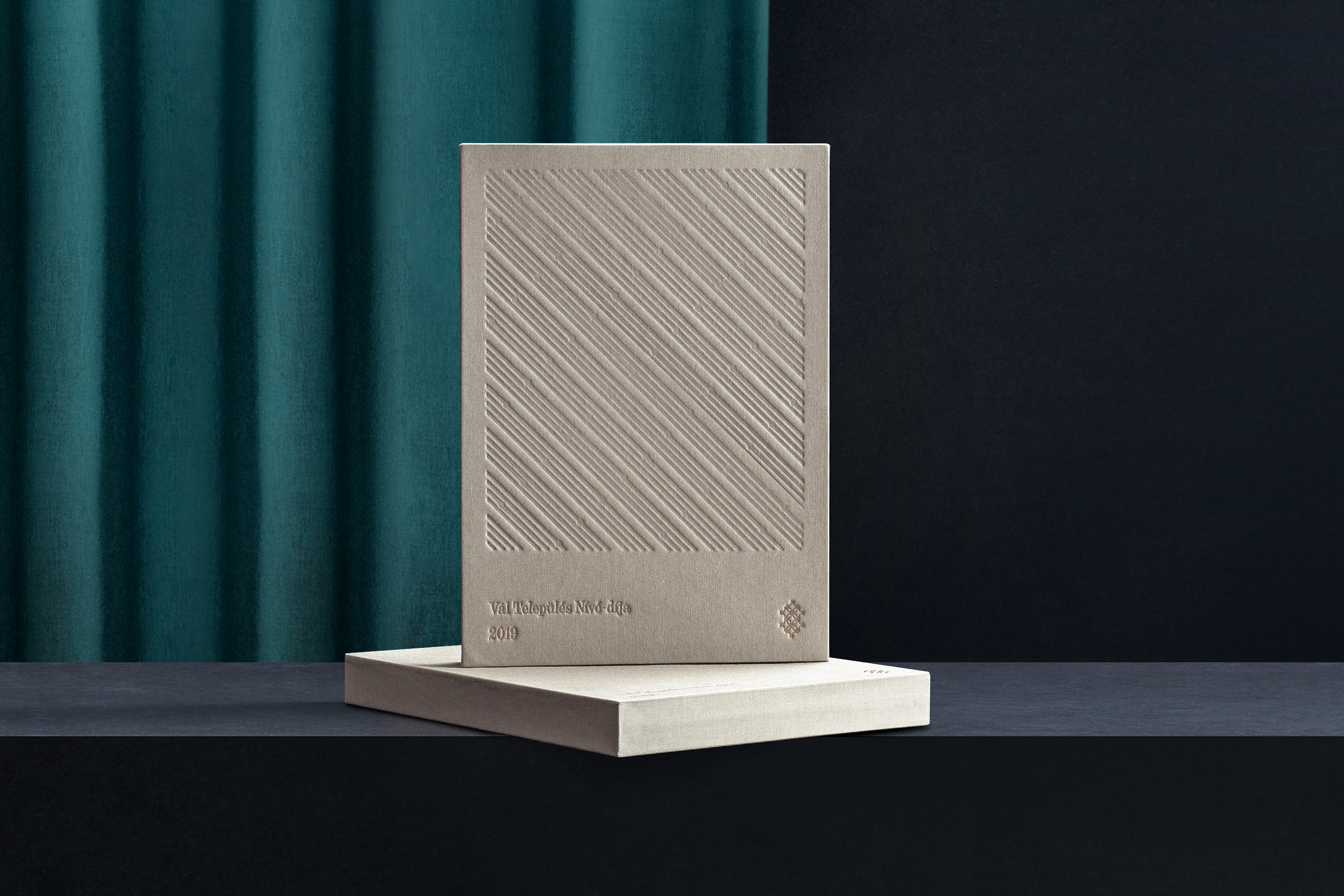 Vál Municipal，Necklace，Metal，