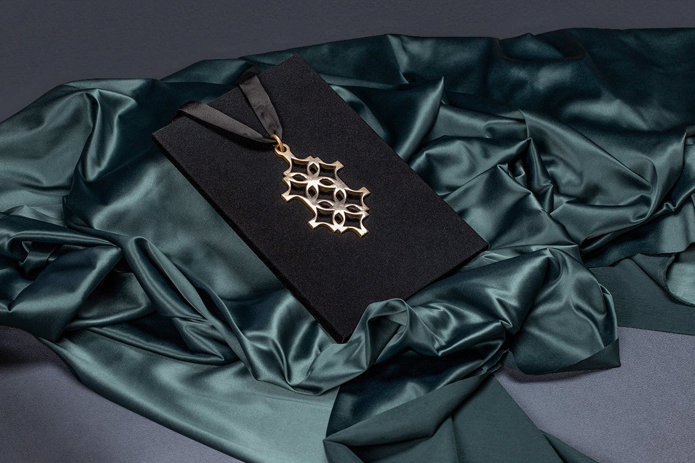 Vál Municipal，Necklace，Metal，