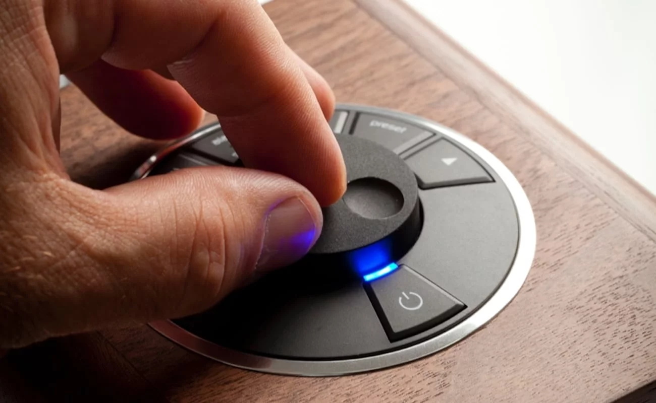 white，Bluetooth radio，R1 Audio Ruark，