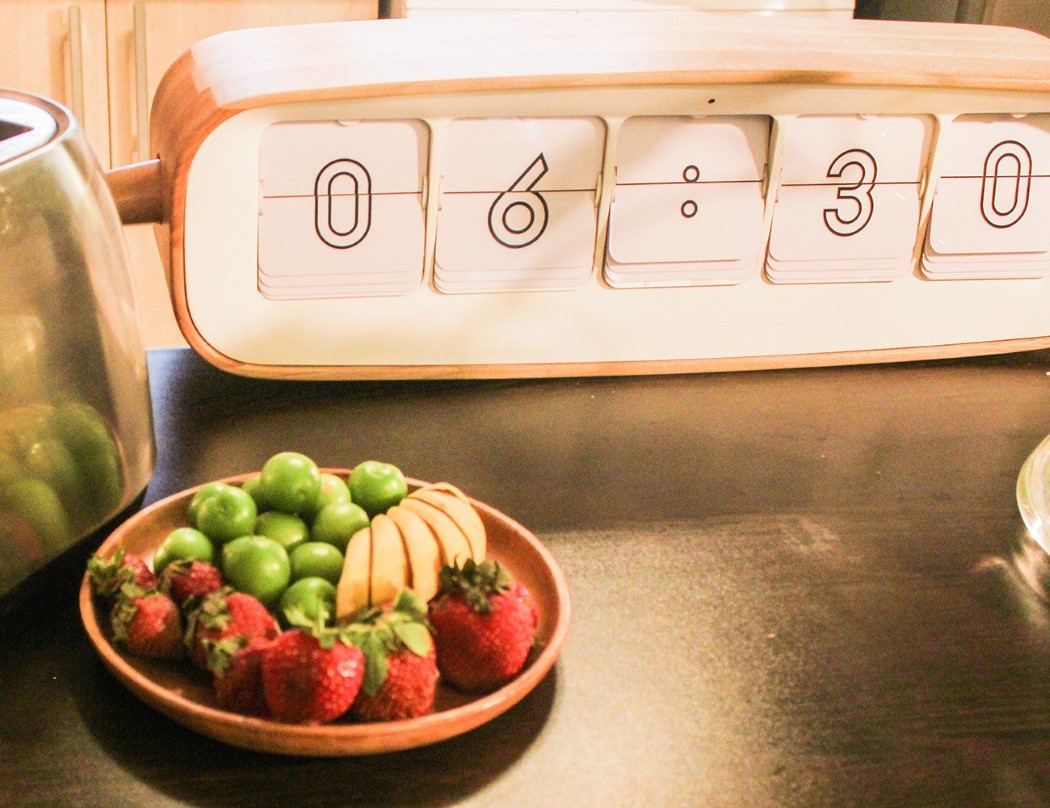 Weather forecast，Clock，flipboard，intelligence，coat hanger，