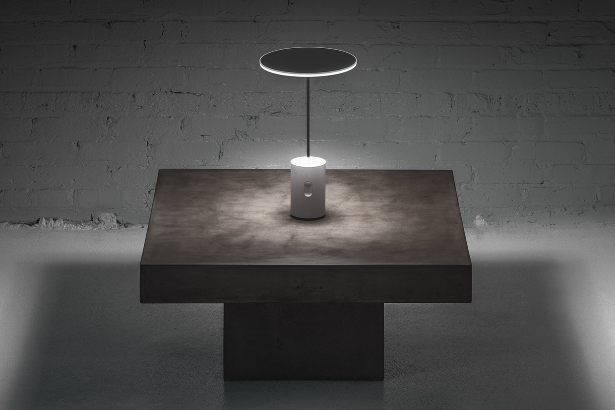 Desk lamp，360 degree rotation，product design，industrial design，If design award，
