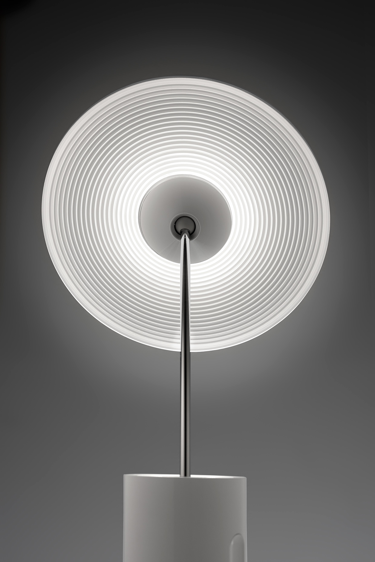 Desk lamp，360 degree rotation，product design，industrial design，If design award，