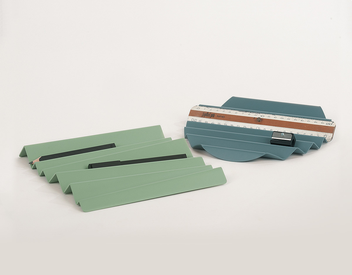 to work in an office，Receive，Stationery，Store things，Danube，