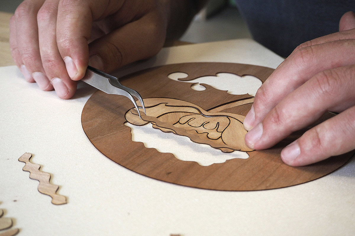 Wooden hook，intarsia ，traditional culture，woodiness，