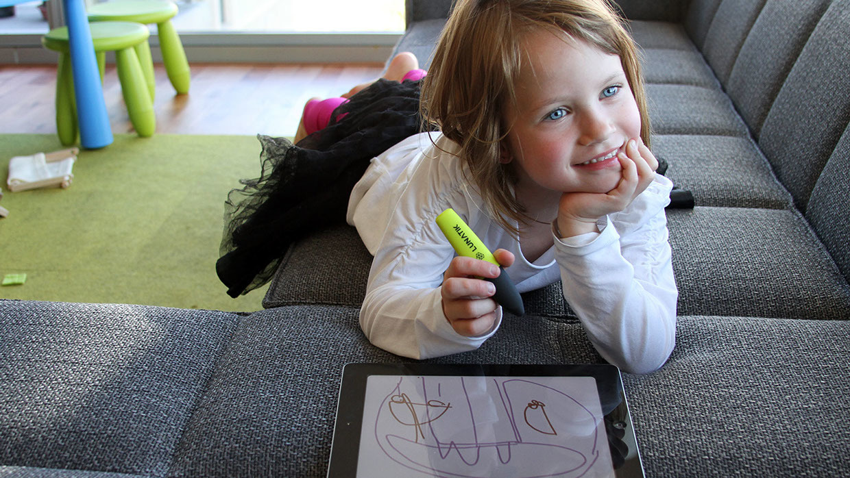 Touch screen pen，All ages，product design，industrial design，colour，