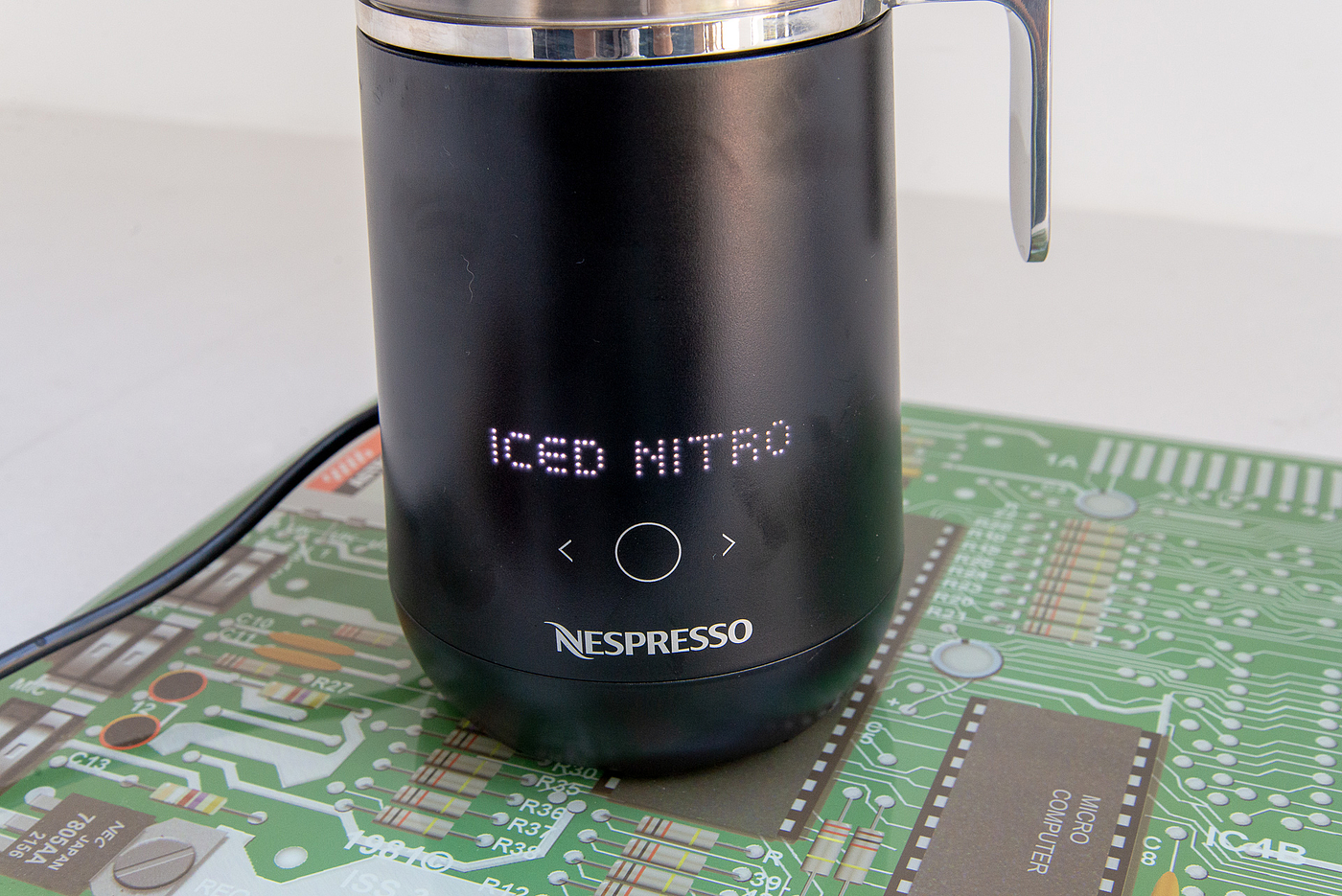 Touch ，stainless steel，Milk bubbler，black，Nespresso Barista，reddot，2019 red dot product design award，